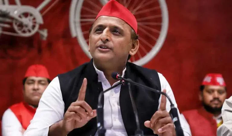Akhilesh-Yadav_V_jpg--816x480-3g (1)